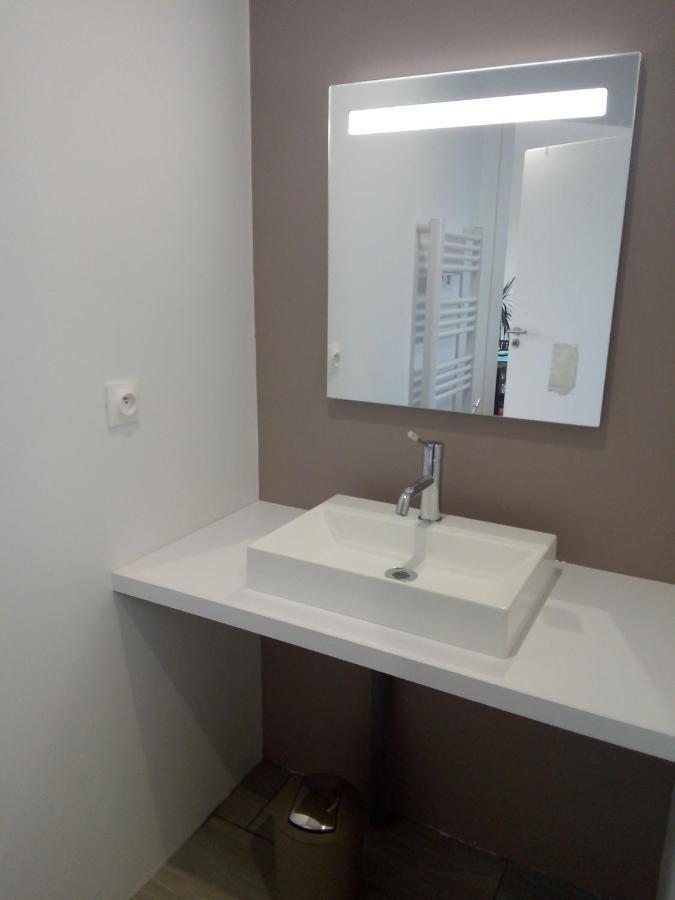 Au Refuge Des Farfas Apartment Saint-Paul-en-Pareds Luaran gambar