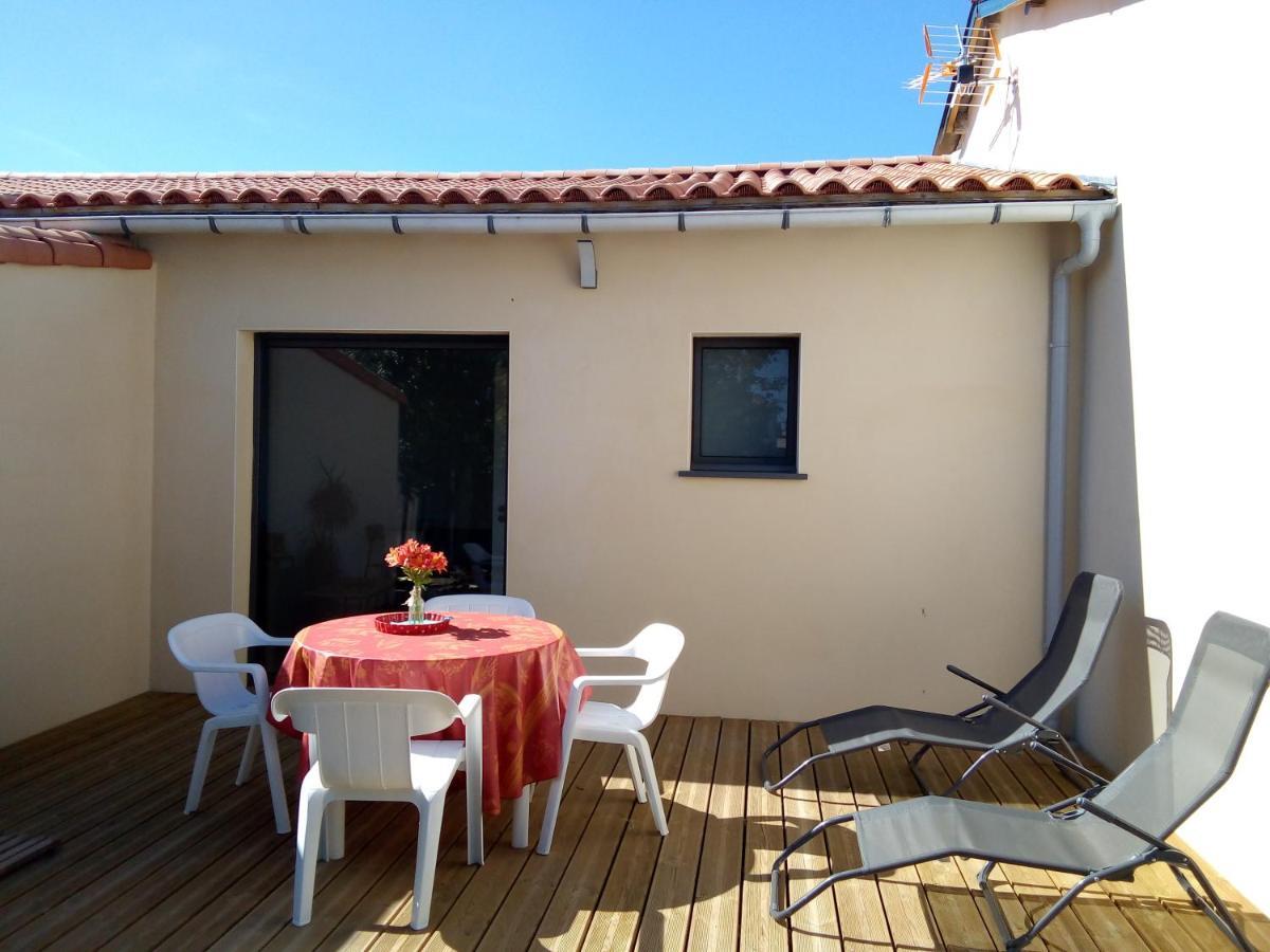 Au Refuge Des Farfas Apartment Saint-Paul-en-Pareds Luaran gambar