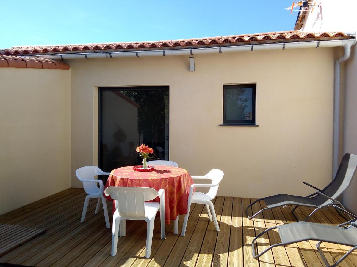 Au Refuge Des Farfas Apartment Saint-Paul-en-Pareds Luaran gambar